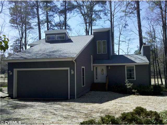 Exterior Front - On the 9th hole of the Brandermil