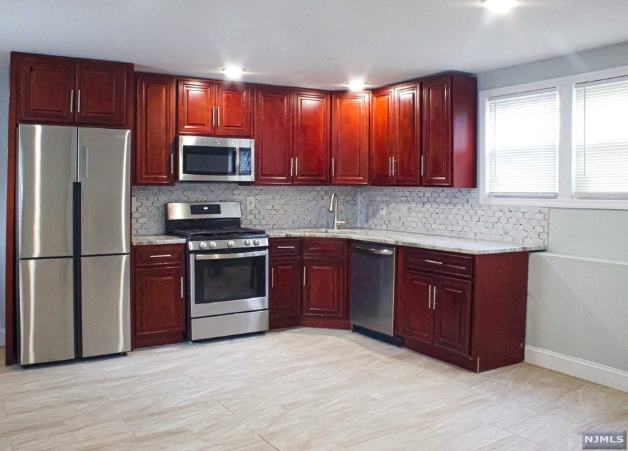 513 8th St unit 1, Union City, NJ 07087 - photo 1