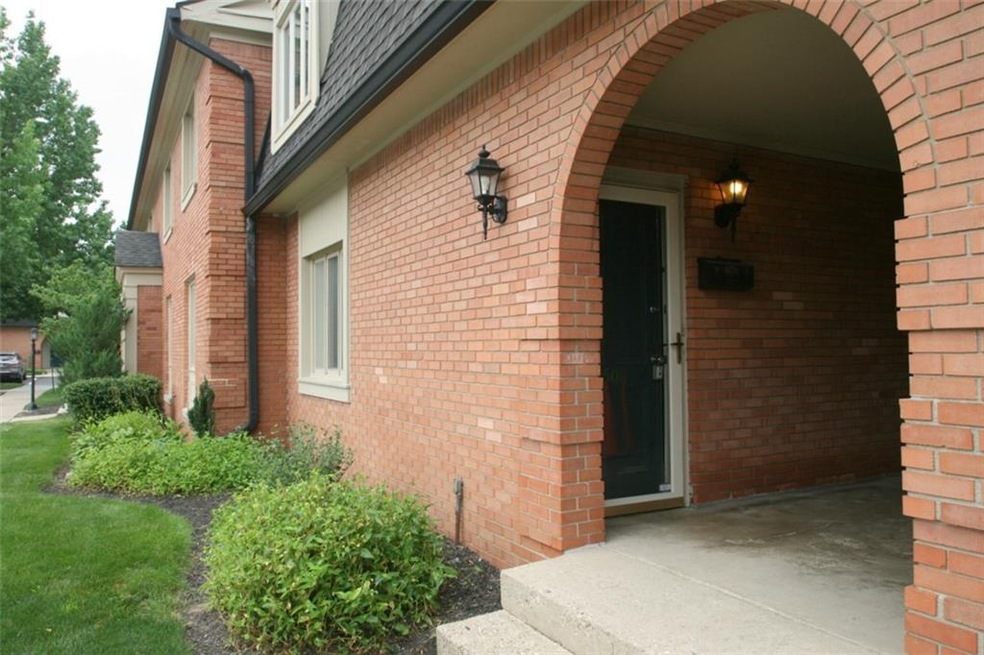 8508 Canterbury Square E, Indianapolis, IN 46260 - photo 1