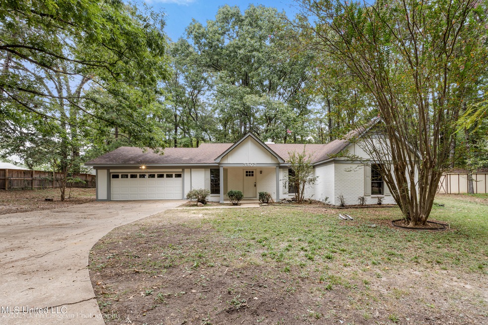 3902 Windermere Dr S-Exterior-1