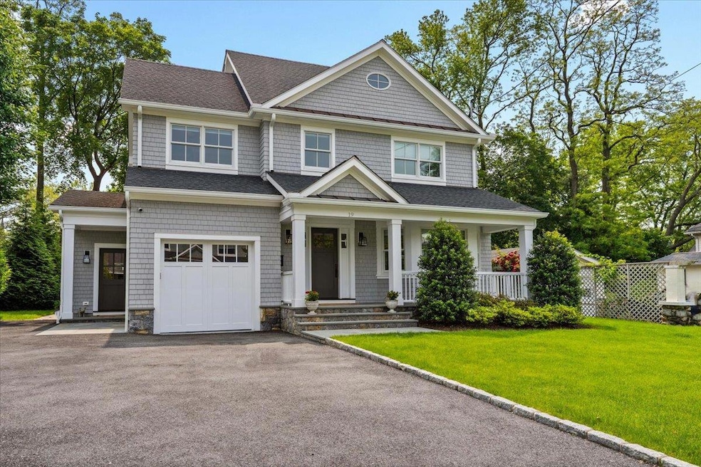 Sold $2,895,000 • Co-Listing Agent