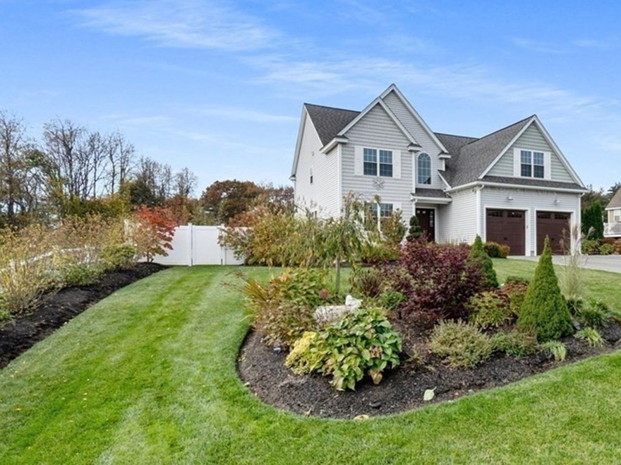 2 Poplar Hill Cir, Merrimac, MA 01860 - photo 1