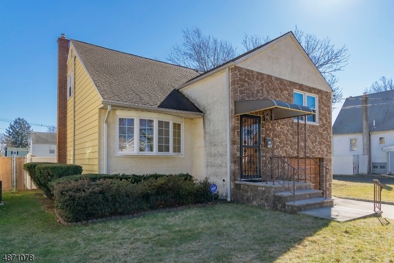 716 E Blancke St, Linden, NJ 07036 - photo 1