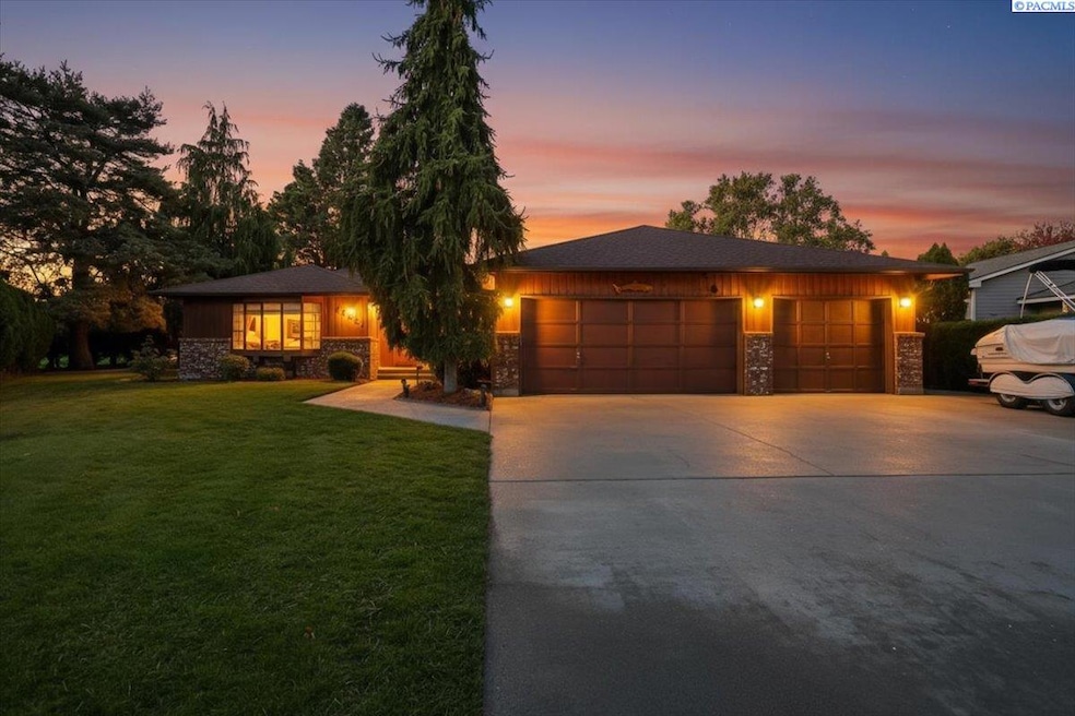 1675 April Loop, Richland, WA 99354 - photo 1