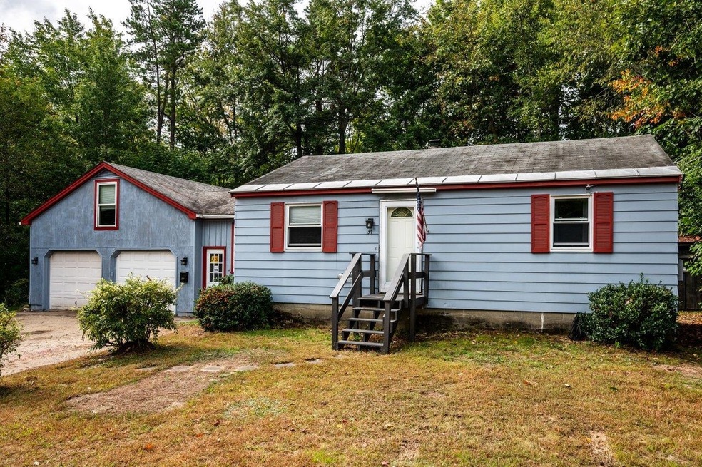 37 Lowell St, Rochester, NH 03867 - photo 1
