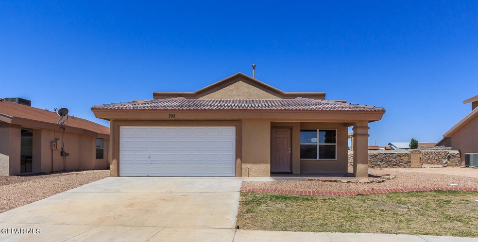 792 Desert Spring Dr, Horizon City, TX 79928 - photo 1