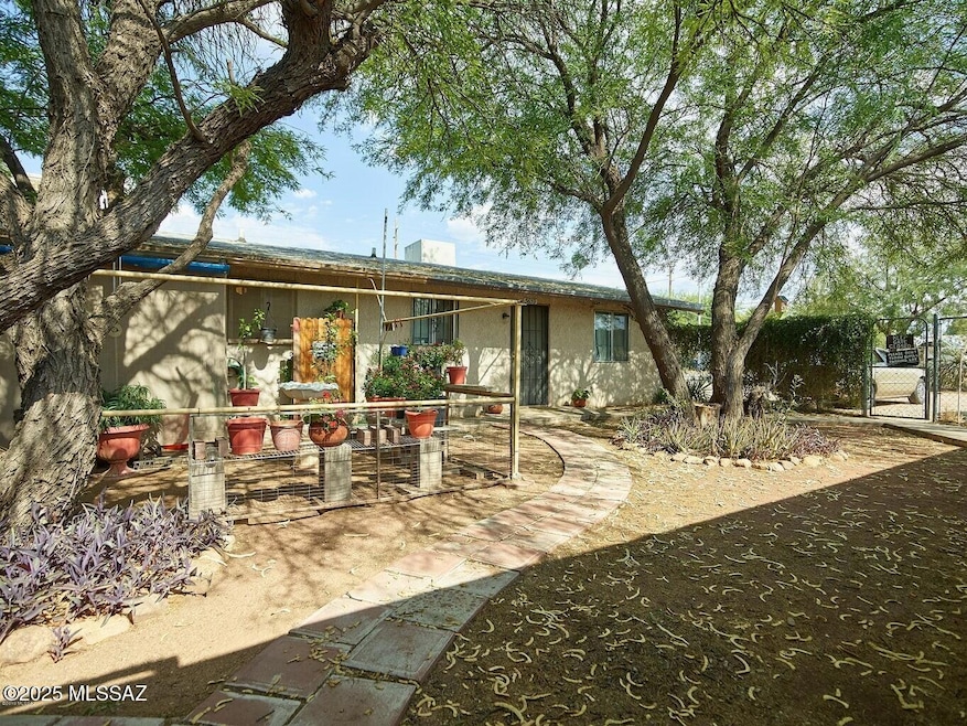 5653 E 28th St, Tucson, AZ 85711 - photo 1