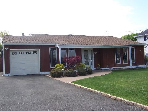 40 Norman Dr, Bohemia, NY 11716 - photo 1