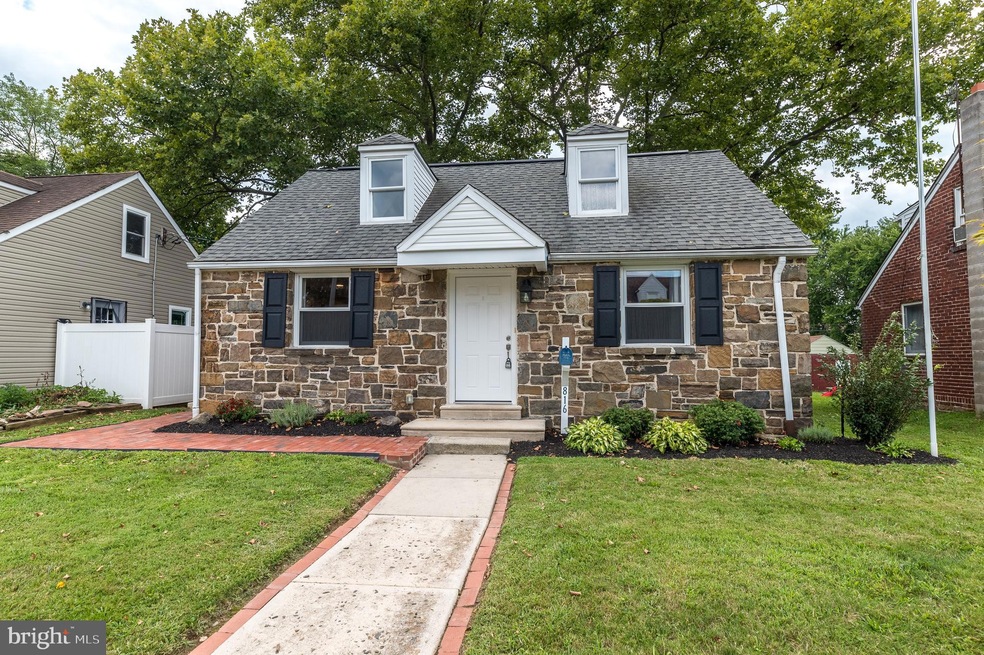 816 W 4th St, Lansdale, PA 19446 - photo 1