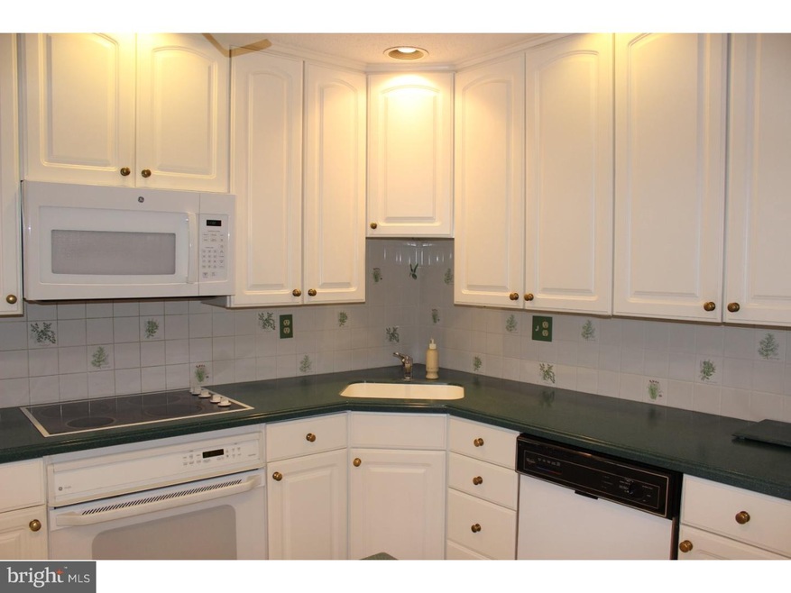 179 Riversedge Dr, Norristown, PA 19403 - photo 1