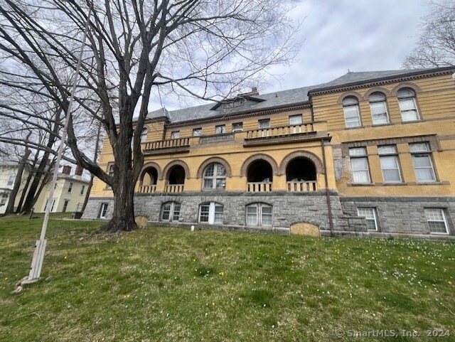 100 Broad St unit L1, Norwich, CT 06360 - photo 1