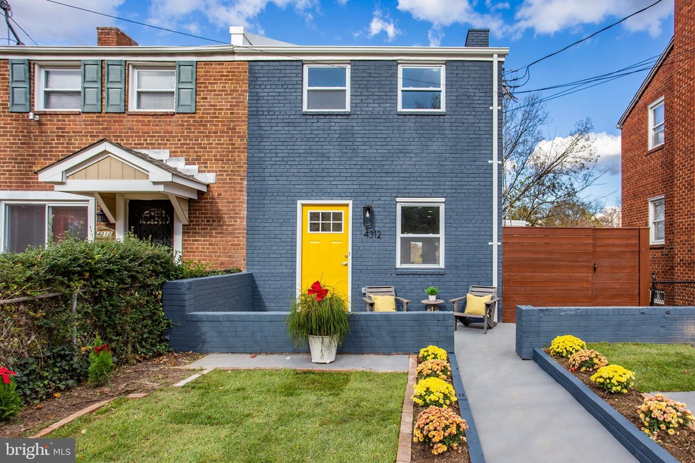 4312 E St SE, Washington, DC 20019 - photo 1