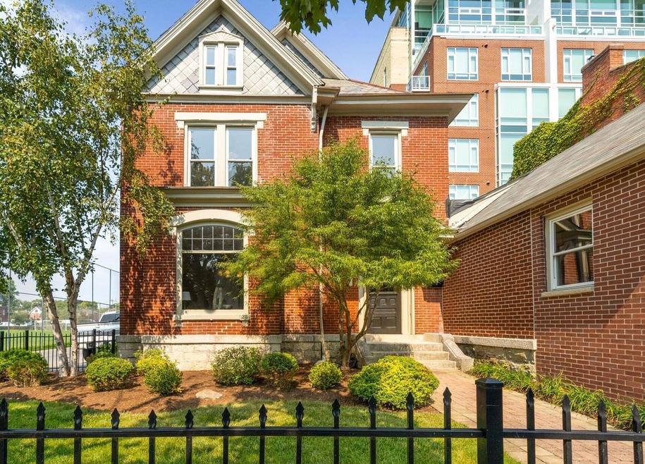 36 W 4th Ave_Exterior