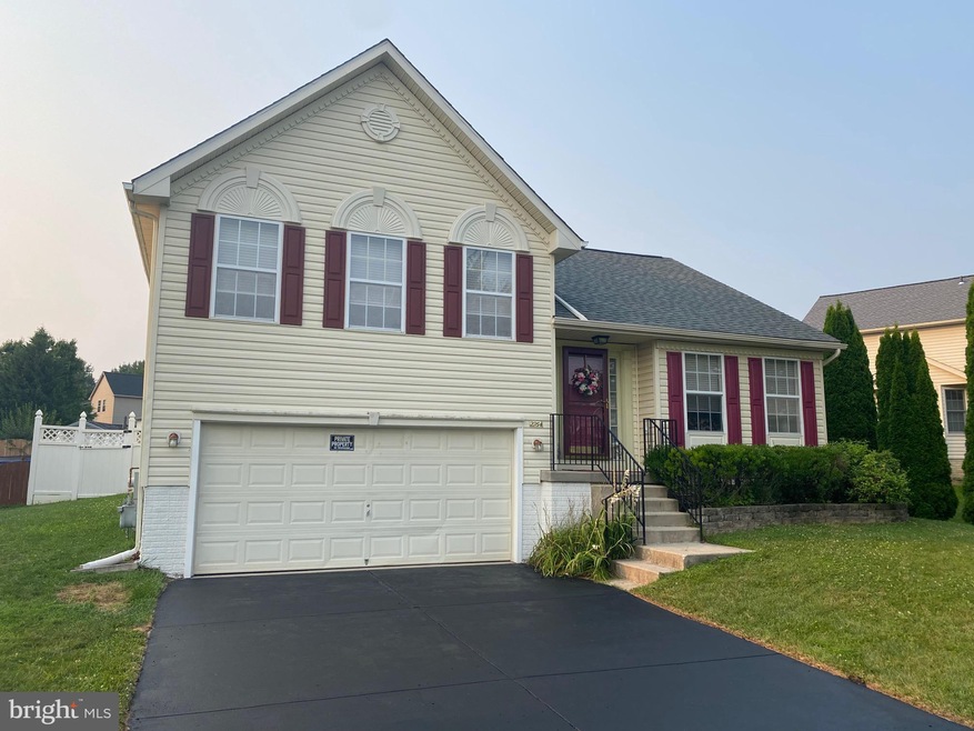 2764 Overlook Ct, Manchester, MD 21102 - photo 1