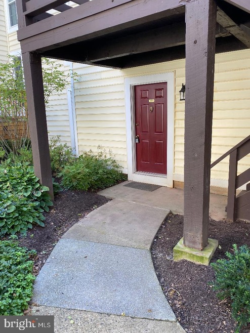 10074 Oakton Terrace Rd, Oakton, VA 22124 - photo 1