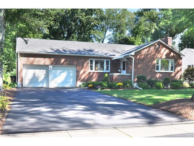 76 Mohegan Dr