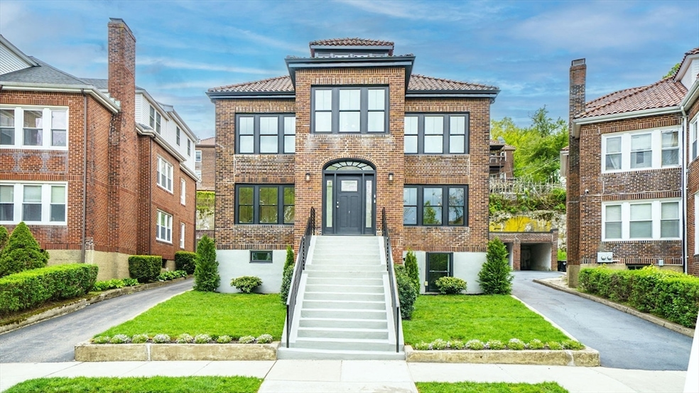 140 Columbia St unit 2, Brookline, MA 02446 - photo 1