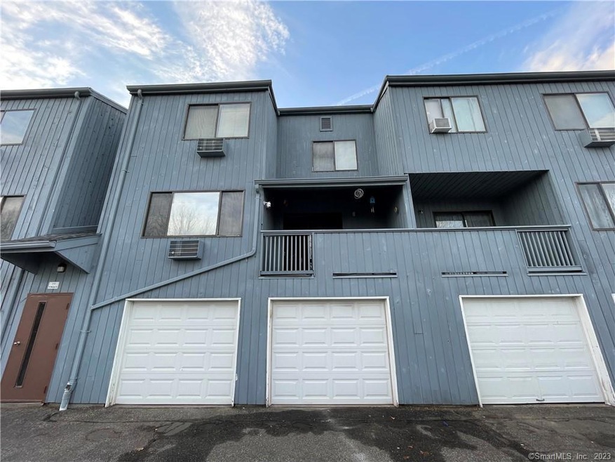 92 Wakelee Rd unit 5, Waterbury, CT 06705 - photo 1