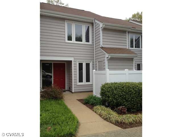 Exterior Front - Welcome home to 1508 Sycamore Mew