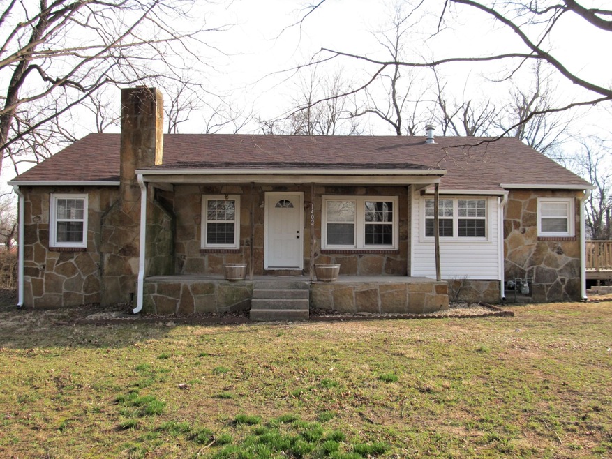 1402 W Mound St, Carthage, MO 64836 - photo 1