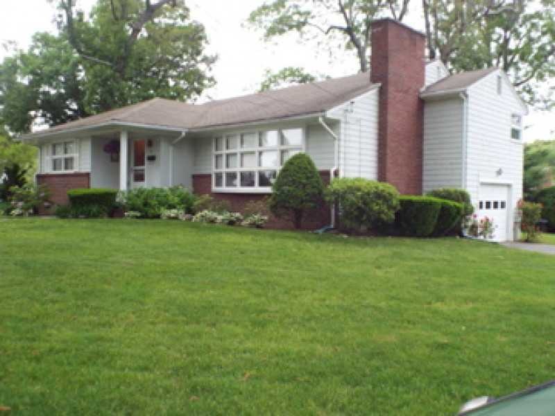 19 Everbloom Dr, Cranston, RI 02920 - photo 1