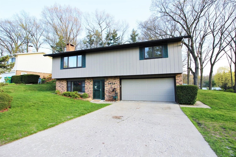 5624 W Skyline Dr, La Porte, IN 46350 - photo 1