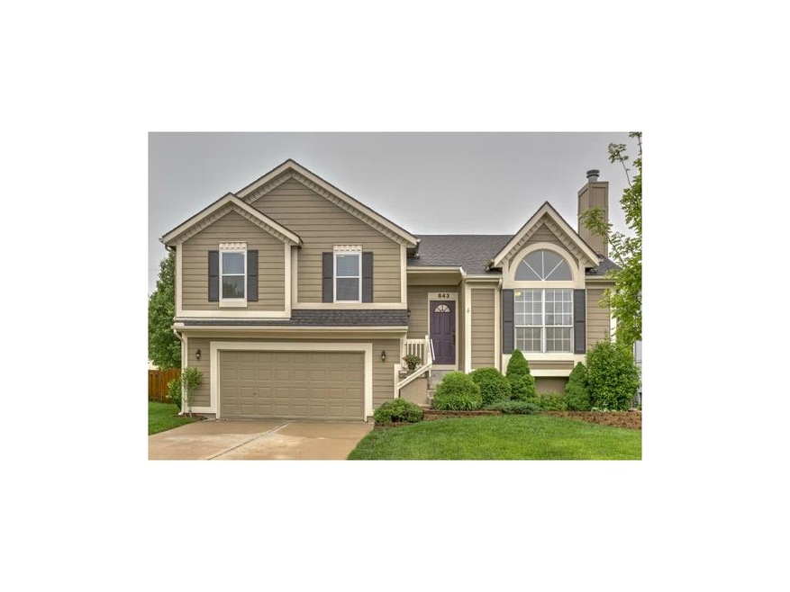 Lovely home on cul-de-sac homes site.