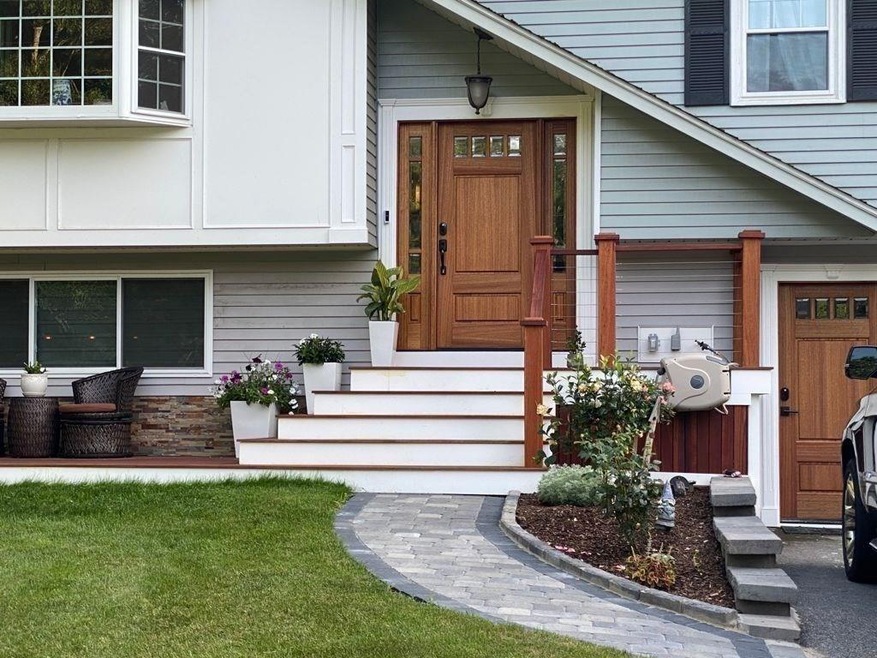 Sold $800,000 • Co-Listing Agent