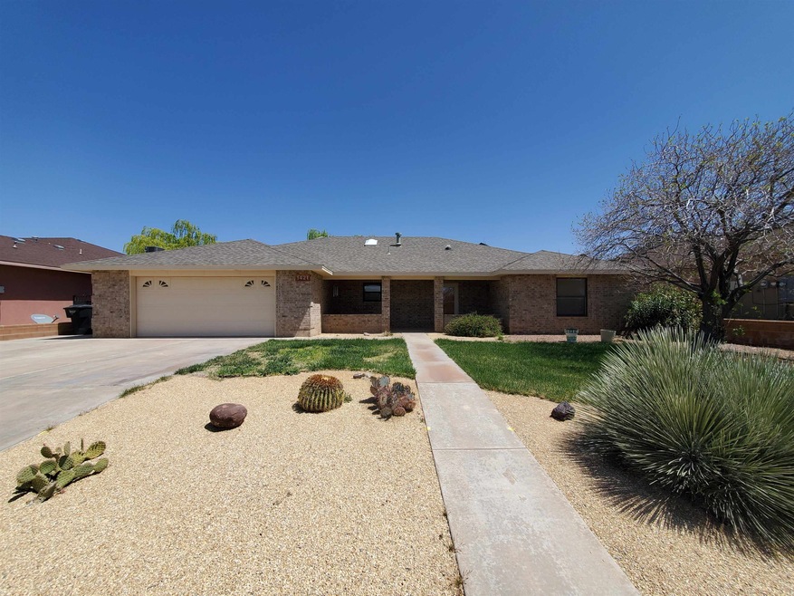 1421 Tierra Royos, Alamogordo, NM 88310 - photo 1