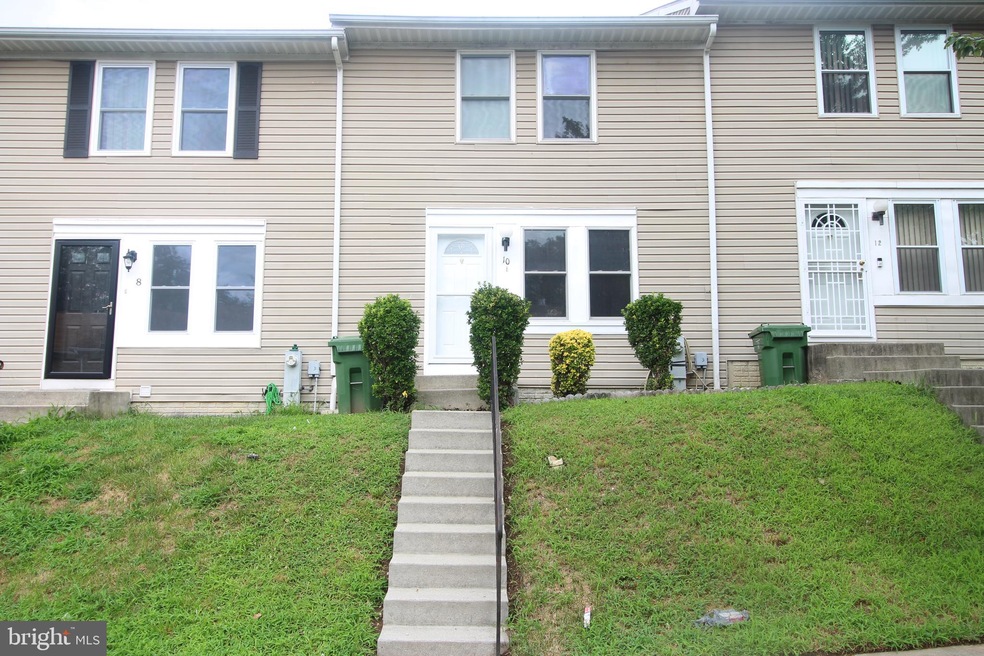 10 Cobber Ln, Baltimore, MD 21229 - photo 1