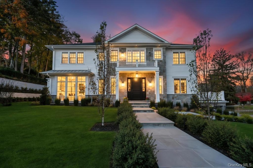 207 Mill Spring Rd, Manhasset, NY 11030 - photo 1