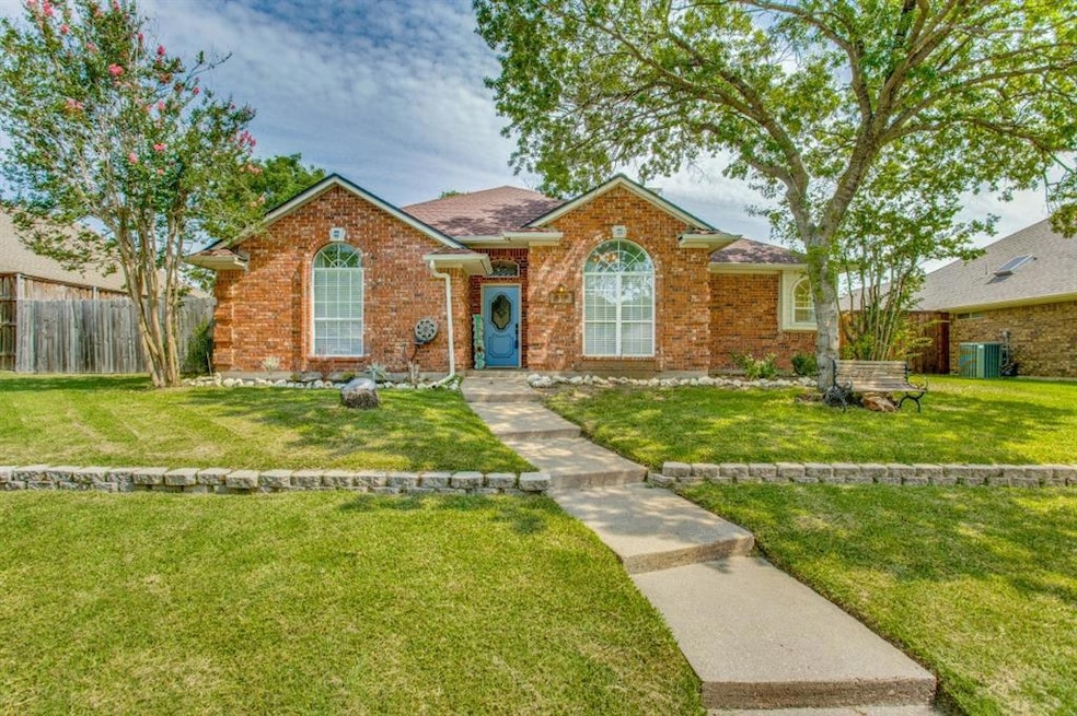 819 Autumn Hill Dr, Wylie, TX 75098 - photo 1