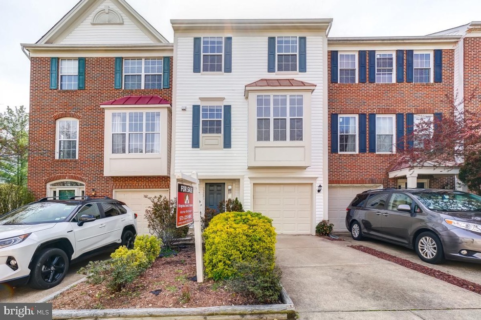 13281 Coppermill Dr, Herndon, VA 20171 - photo 1