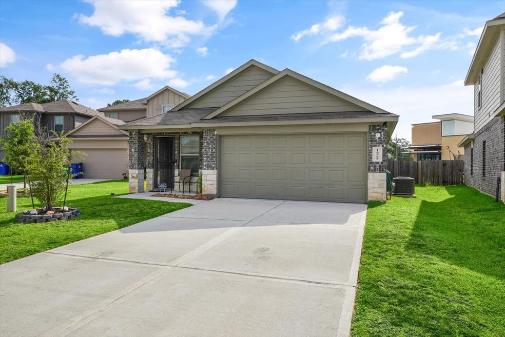 16965 Rich Pines Dr, Conroe, TX 77302 - photo 1