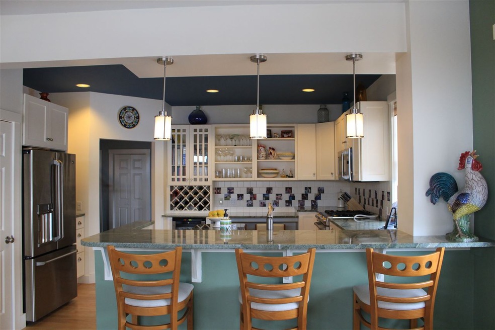 539 Golf Course Rd, South Burlington, VT 05403 - photo 1