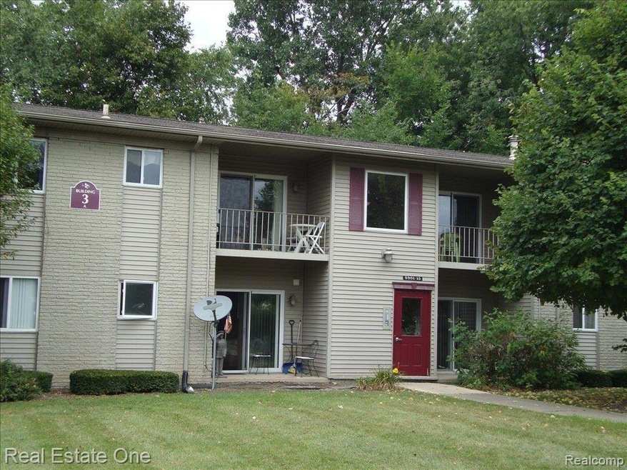 9915 Allen Pointe Dr unit 54, Allen Park, MI 48101 - photo 1