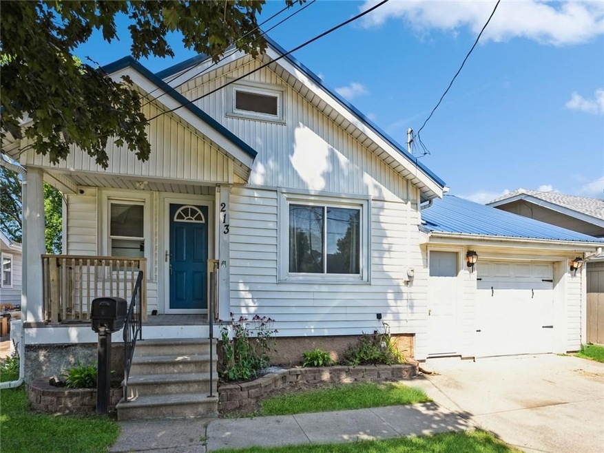 213 E 14th St N, Newton, IA 50208 - photo 1