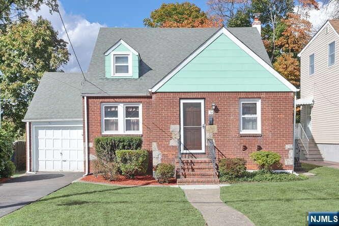 54 Huntting Dr, Dumont, NJ 07628 - photo 1