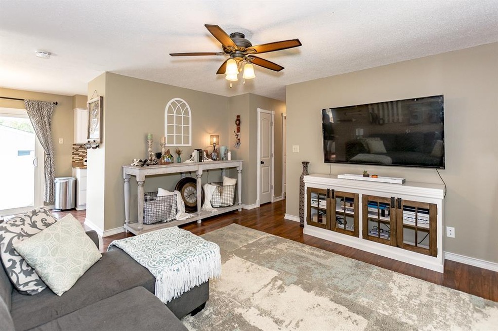 1176 Valley Park St, Marion, IA 52302 - photo 1