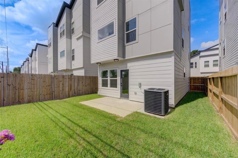 1102 Paul Quinn St unit E, Houston, TX 77091 - photo 1