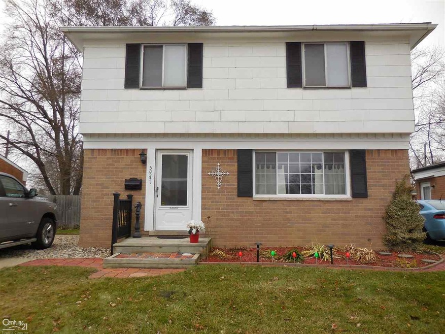 30251 J Carls St, Roseville, MI 48066 - photo 1