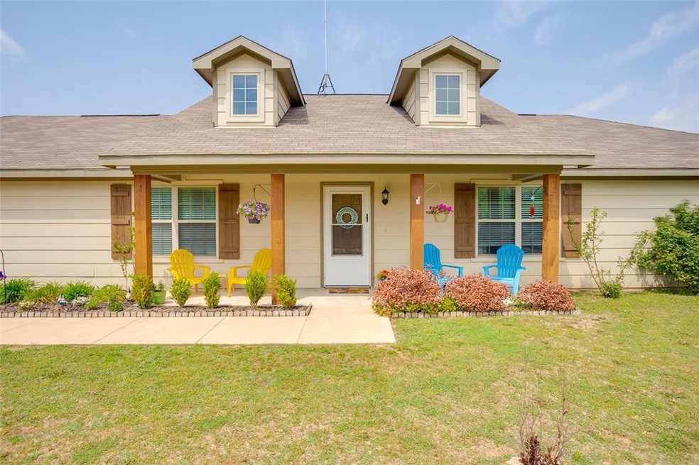 128 Blue Moon Ct, Springtown, TX 76082 - photo 1