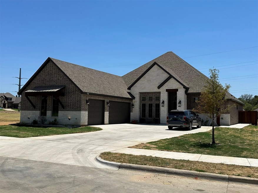 1521 Blue Lake Dr, Burleson, TX 76058 - photo 1