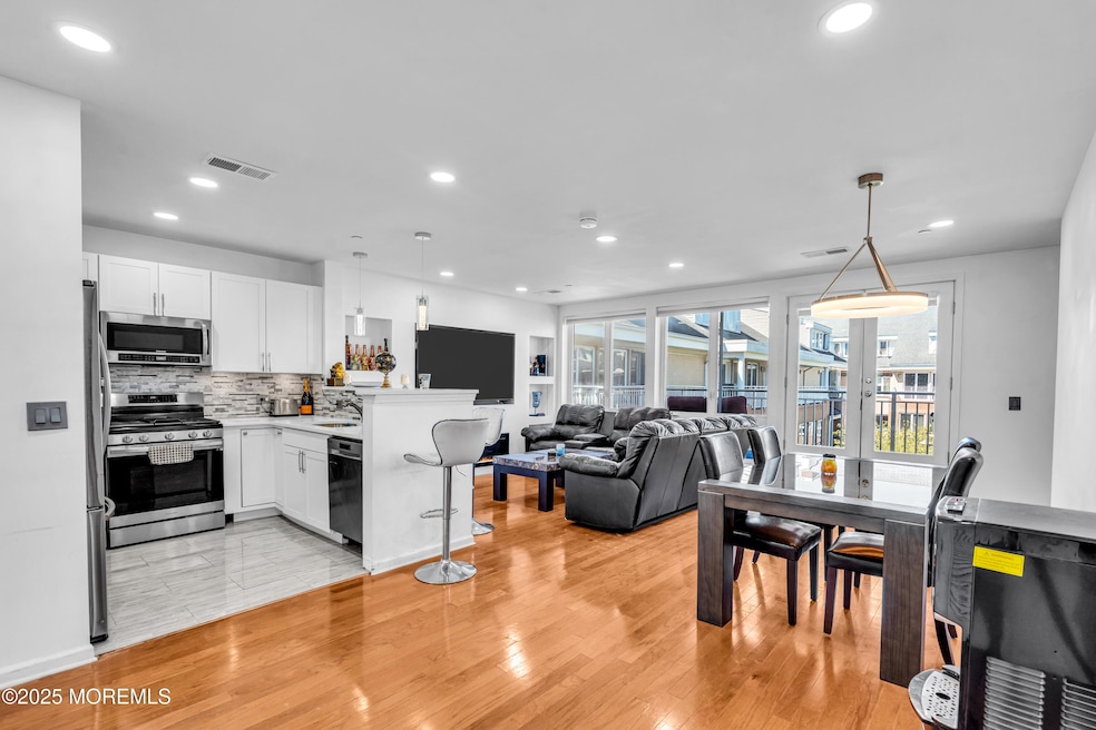 Pending $450,000 • Co-Listing Agent