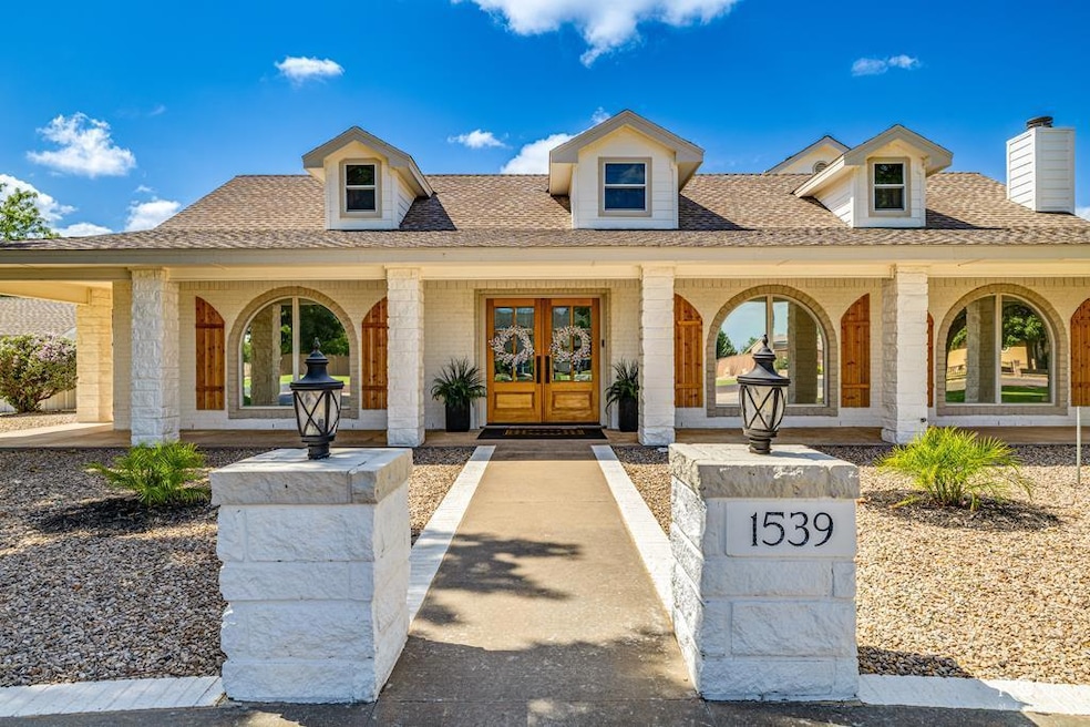 1539 Barbara Ave, San Angelo, TX 76904 - photo 1