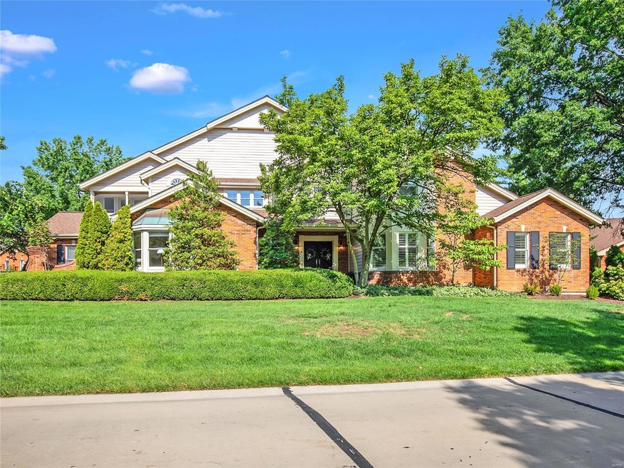 Beautifully appointed 1.5 story Villa in the heart