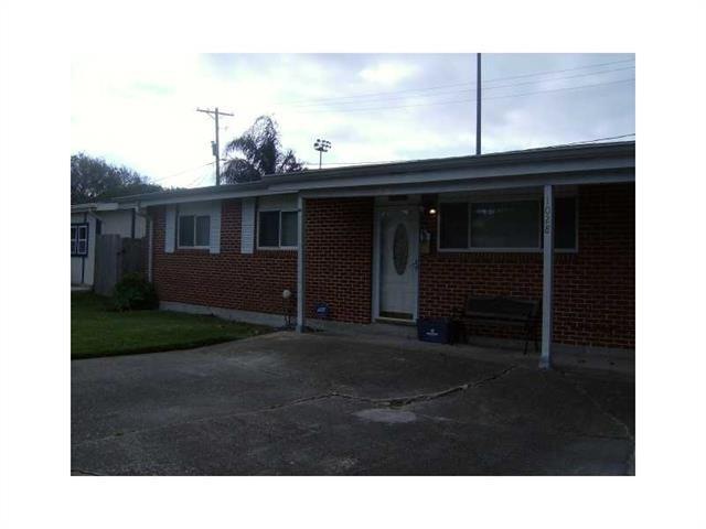 Photo. Double instlated windows. New roof. New a/c
