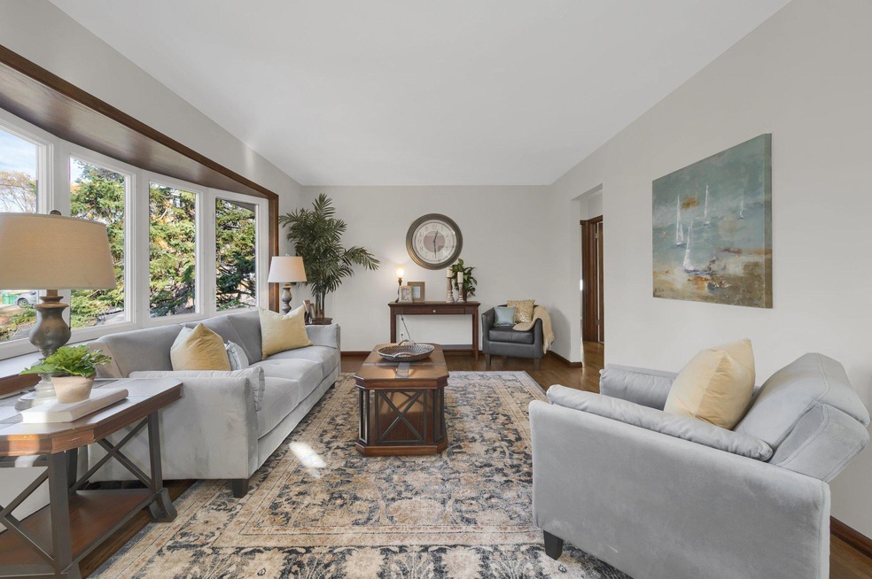 1001 W 80 1/2 St, Bloomington, MN 55420 - photo 1