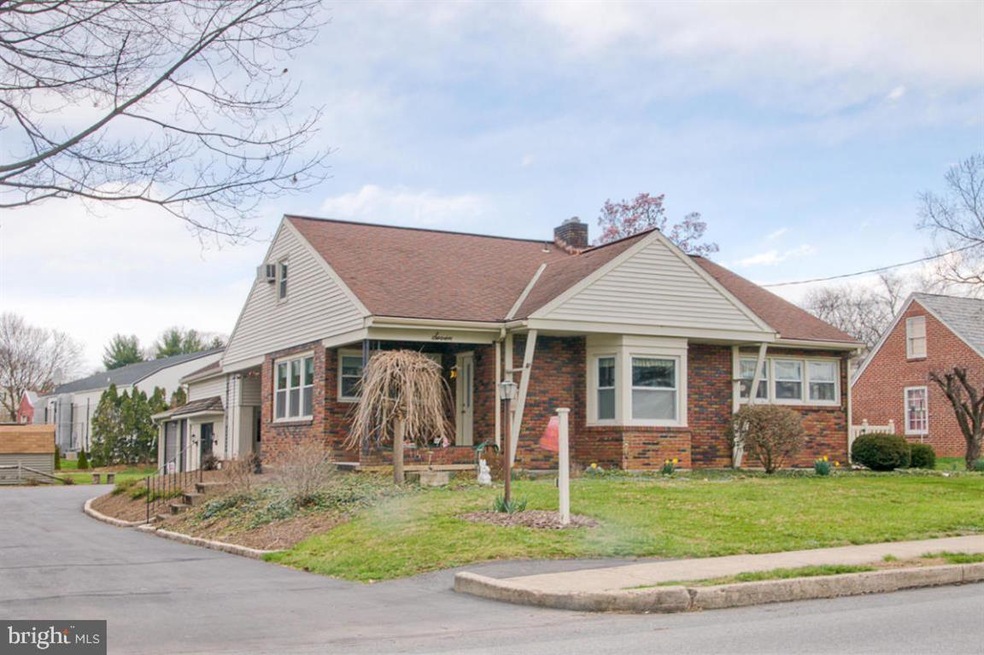 7 W Main St, Brownstown, PA 17508 - photo 1