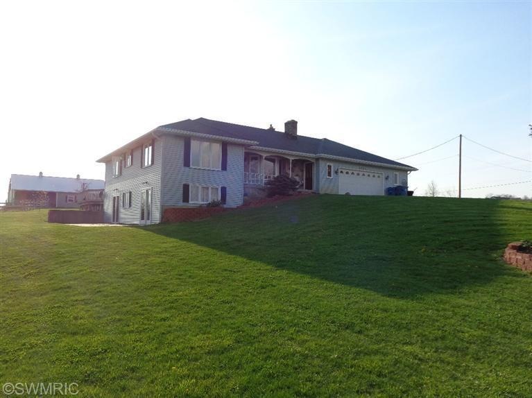 3345 8th Ave, Hudsonville, MI 49426 - photo 1